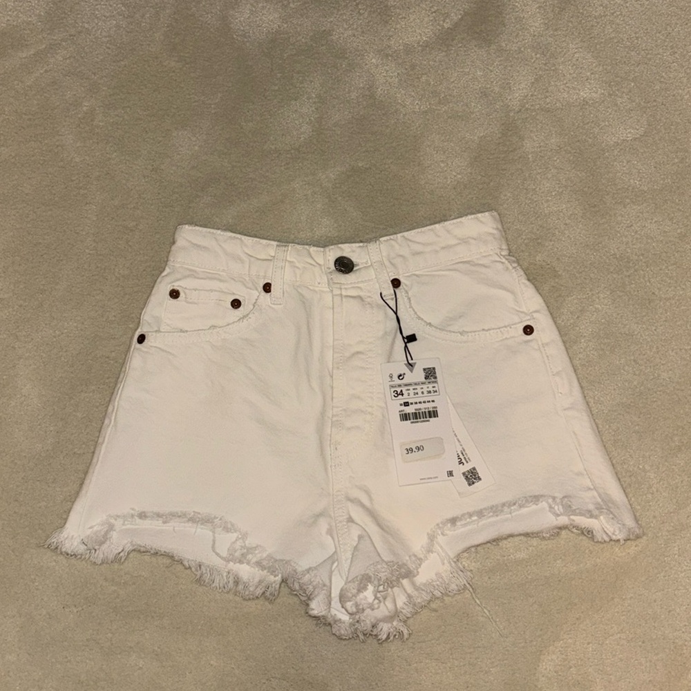 Mid waist white denim shorts